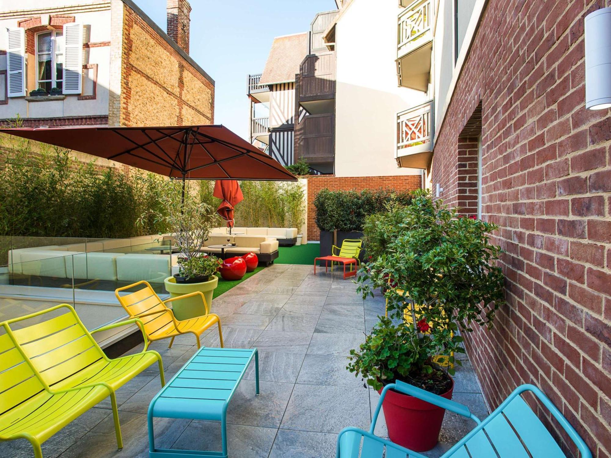 Ibis Styles Centre 3*